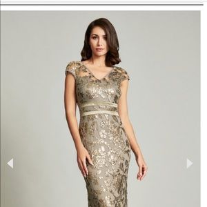 Tadashi Shoji Size 4 Smoke Pearl Dress- worn once